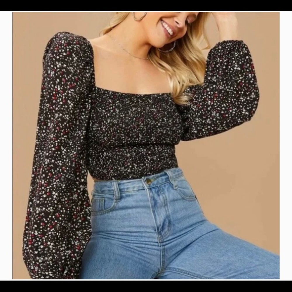 SHEIN Black with Tiny Red/White Flowers Crop Long Sleeve Smocked Front Medium
